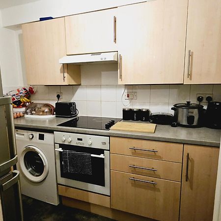 Lovely Fully Furnished One Bed Flat To Let Энфилд Экстерьер фото