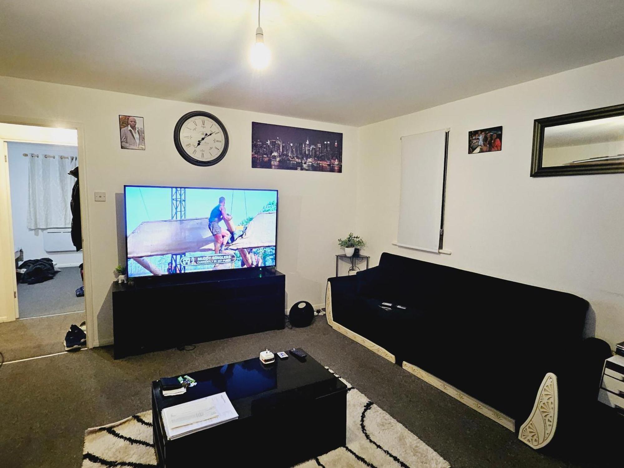 Lovely Fully Furnished One Bed Flat To Let Энфилд Экстерьер фото
